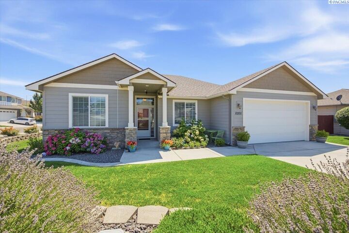 Property Photo:  10201 W 18th Court  WA 99338-7626 