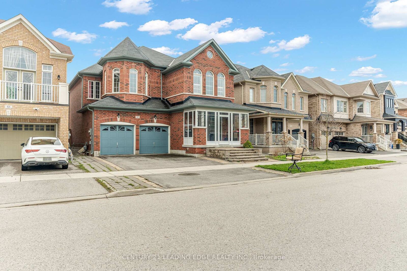 Property Photo: 62 Creekland Avenue ON L4A 1X4