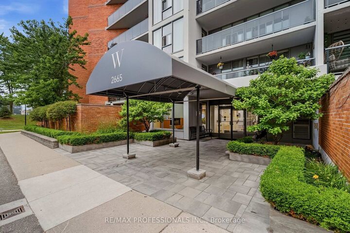 Property Photo:  2665 Windwood Drive 705  ON L5N 2P2 