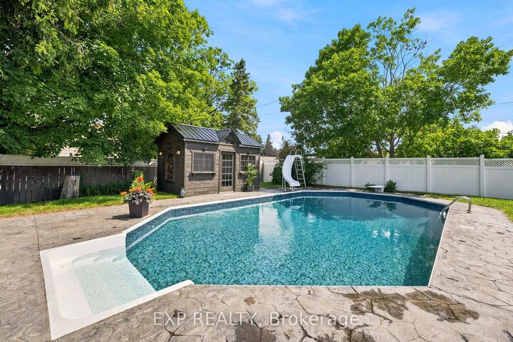 Property Photo:  4 Flora Street  ON K0M 2M0 