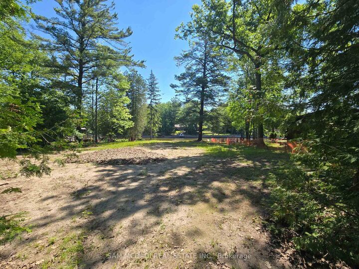 Property Photo:  490 Oxbow Park Drive  ON L9Z 2T8 