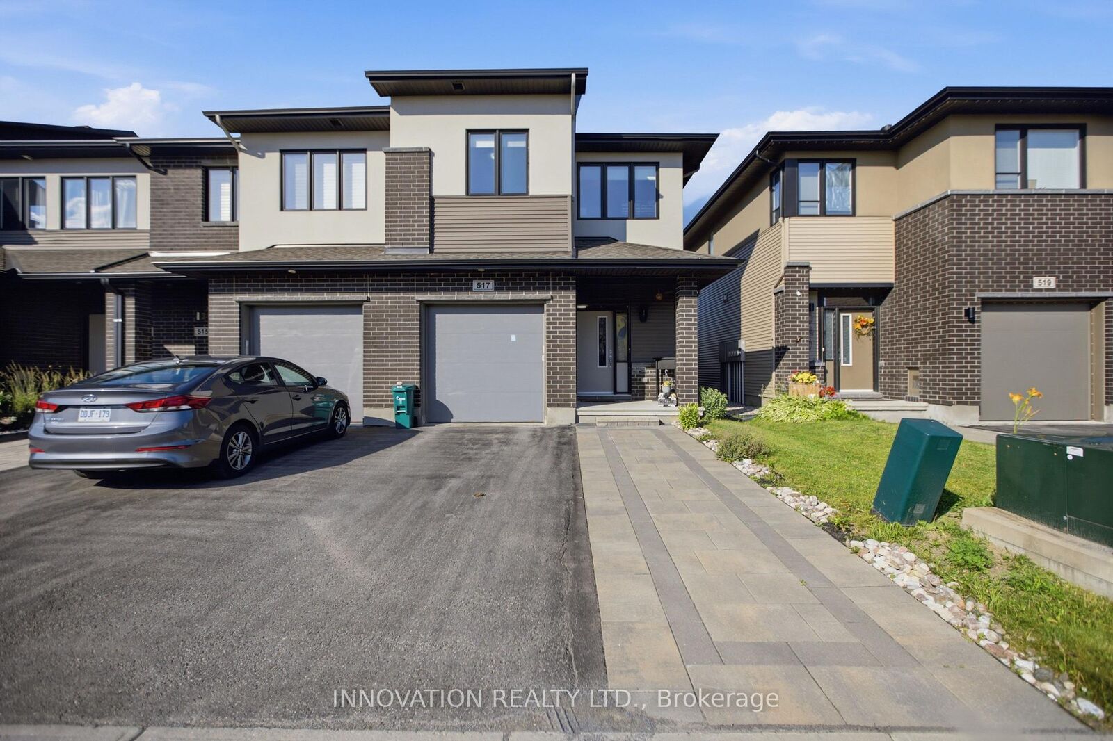 Property Photo: 517 Dressage Avenue ON K2V 0C8