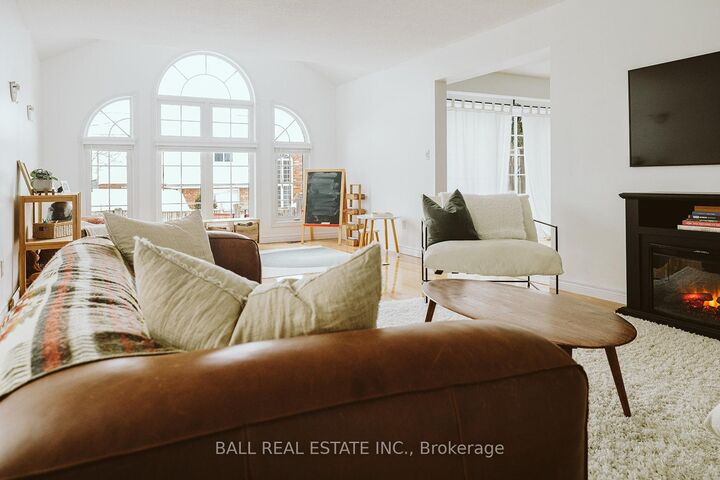 Property Photo: 66 Highlands Crescent ON L9Y 5H3