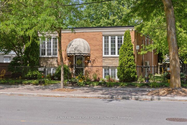 Property Photo: 948 Lake Drive E 101 ON L0E 1L0