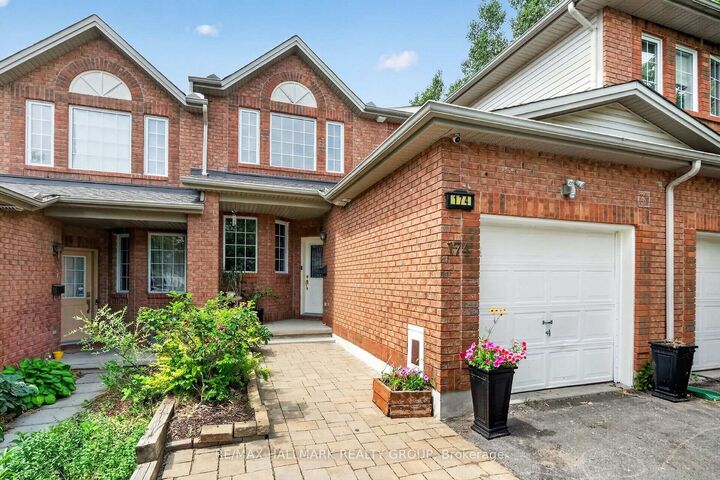 Property Photo:  174 Carwood Circle  ON K1K 4V6 