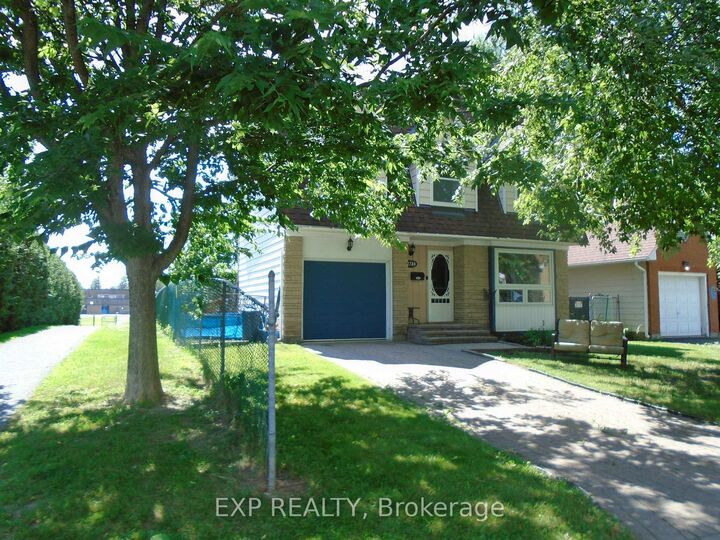 Property Photo: 1725 Bonaventure Terrace ON K1C 1W5