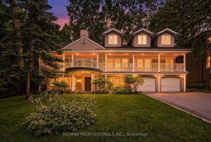 Property Photo: 32 Edenbrook Hill ON M9A 3Z6