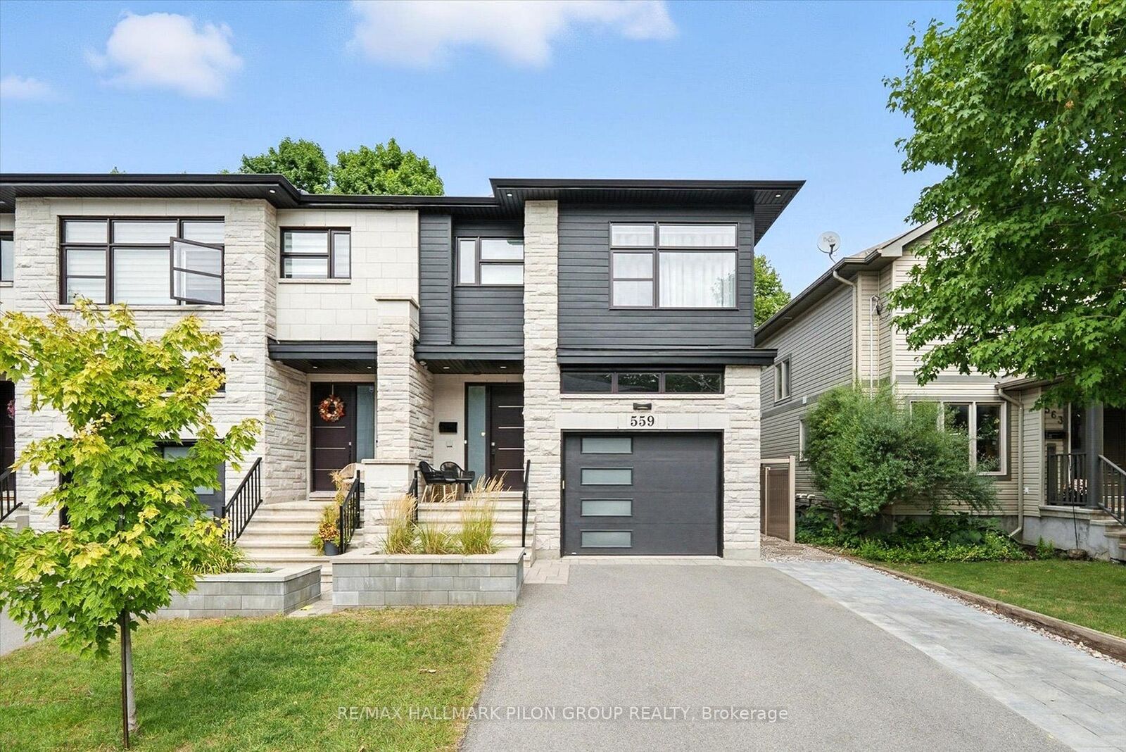 Property Photo: 559 Mutual Street ON K1K 1C5