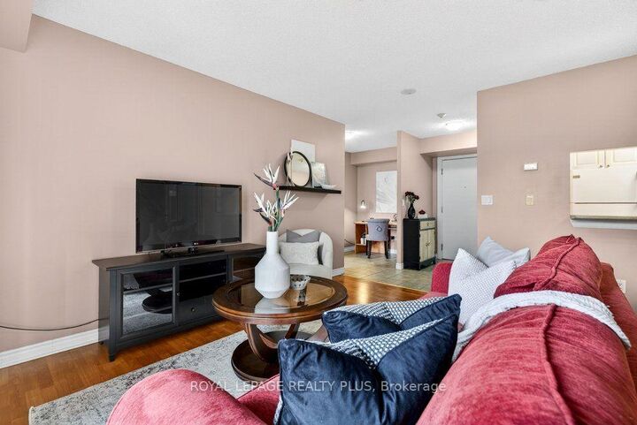 Property Photo:  2088 Lawrence Avenue W 412  ON M9N 3Z9 