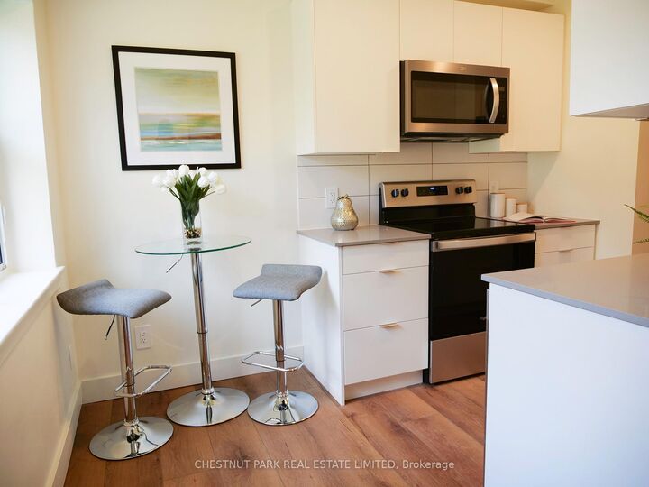 Property Photo: 6 Wingreen Court 3 ON M3B 1B9