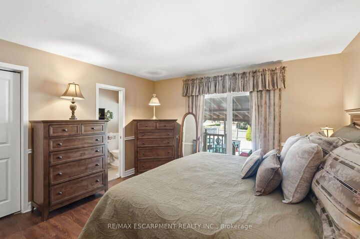 Property Photo:  2A Valley Road  ON L2S 1Y6 