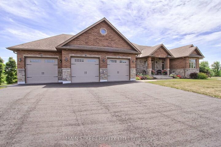 13 Brolley Crescent — photo 1