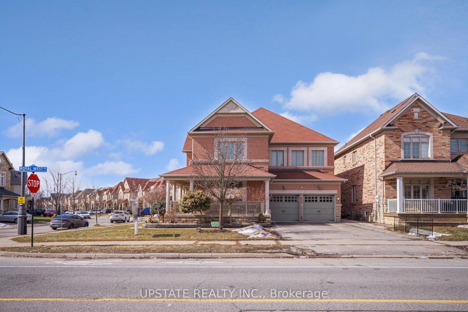 Property Photo: 2 Beachville Circle ON L6X 0V4