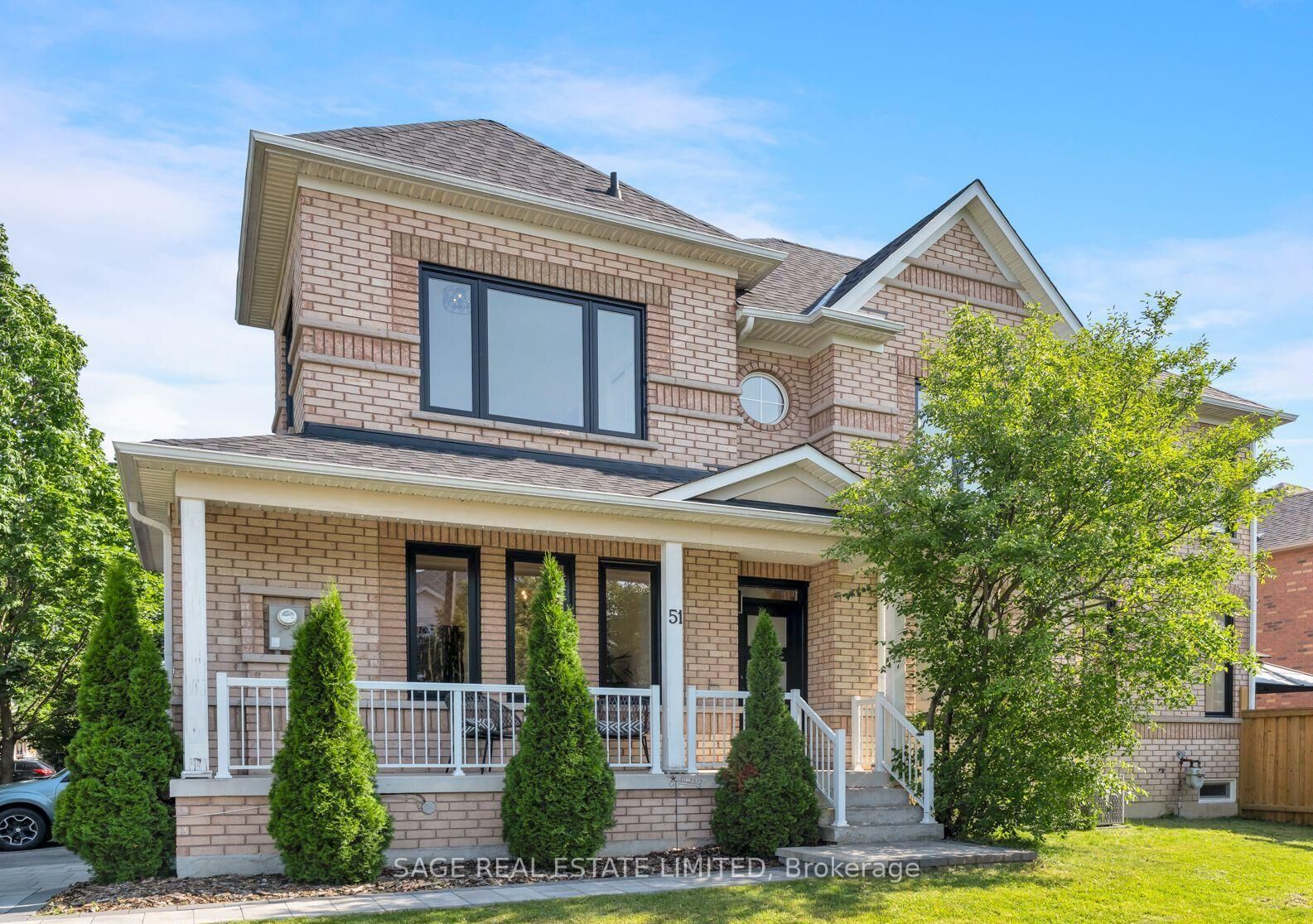 Property Photo:  51 Pedersen Drive  ON L4G 7R2 