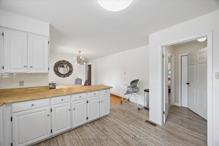 Property Photo:  280 Bay Street  ON L0K 1A0 