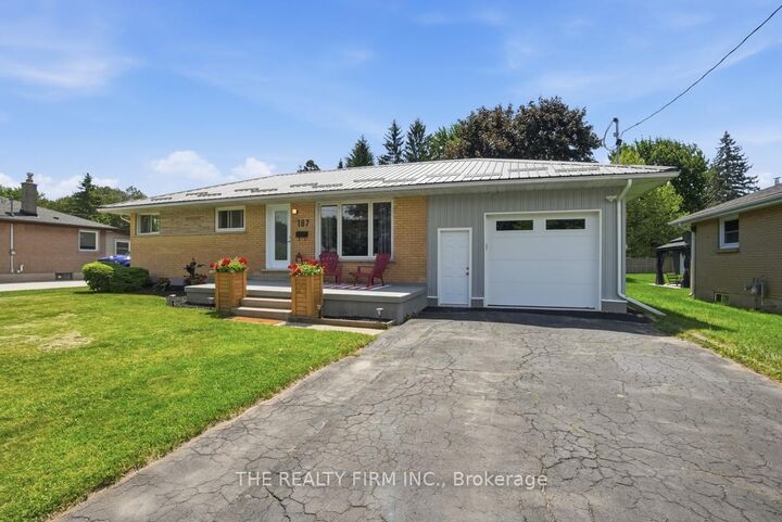 Photo de la propriété:  187 Byron Street  ON N0M 2M0 
