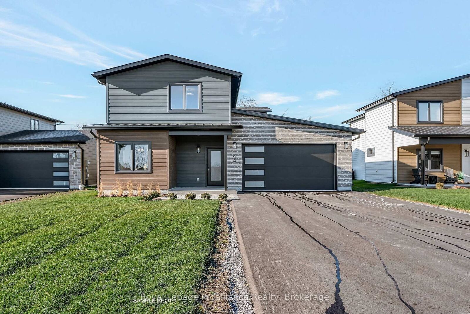 Property Photo:  32 Fraser Drive  ON K0K 1E0 