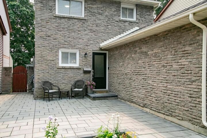 Property Photo:  21 Mitchell Avenue  ON L6Z 1H2 
