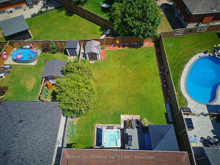 Property Photo: 164 Hanover Place ON L8K 5X6