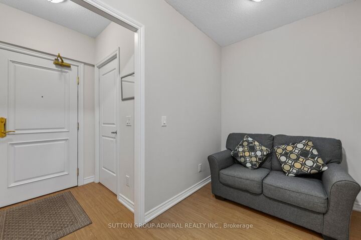 Property Photo: 9255 Jane Street 215 ON L6A 0K1