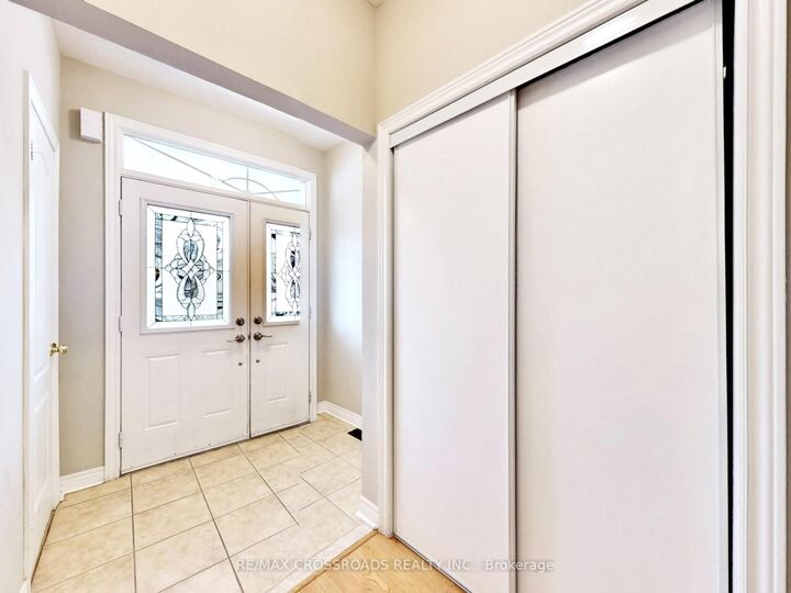 Property Photo: 39 Pantano Drive ON L4J 0A9