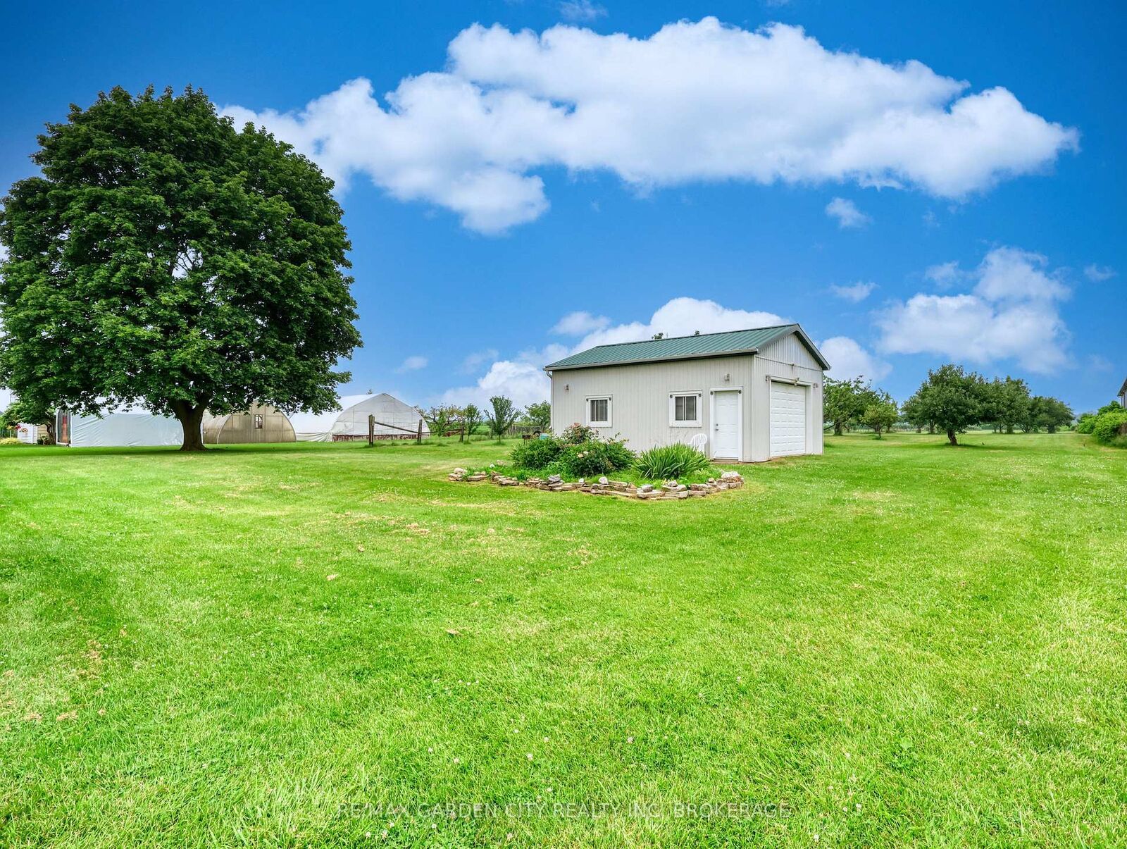 Property Photo: 1408 Fifth Street ON L2R 6P9