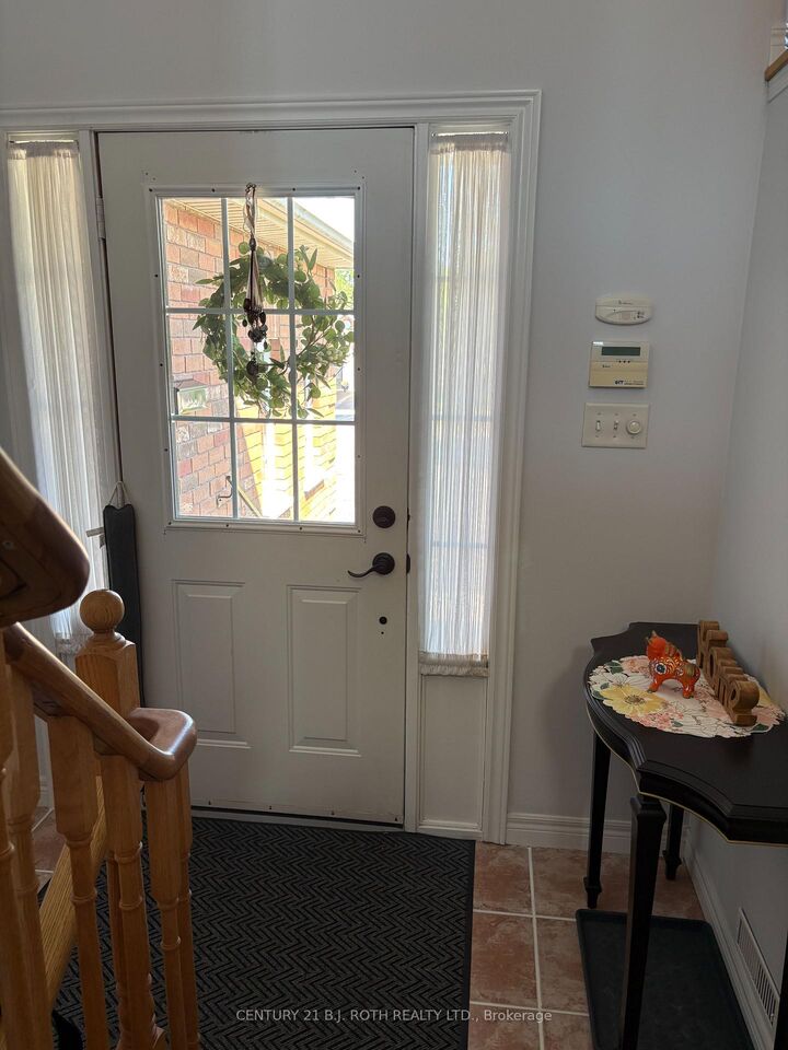 Property Photo: 59 Nicklaus Drive Upper Level ON L4M 6V7
