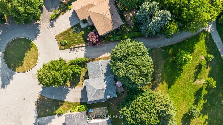 Property Photo: 137 White Pine Crescent ON N2V 1B3