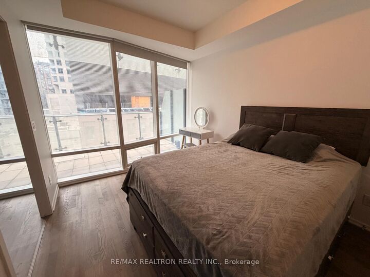 Property Photo:  1 Bloor Street E 312  ON M4W 0A8 
