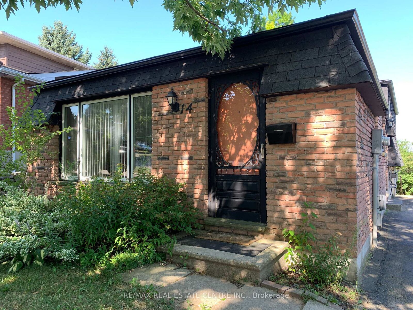Property Photo: 14 Sandsprings Crescent ON N2E 2C7