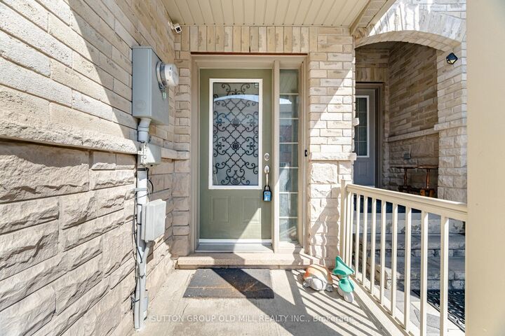 Property Photo:  946 Audley Road N  ON L1Z 0K6 