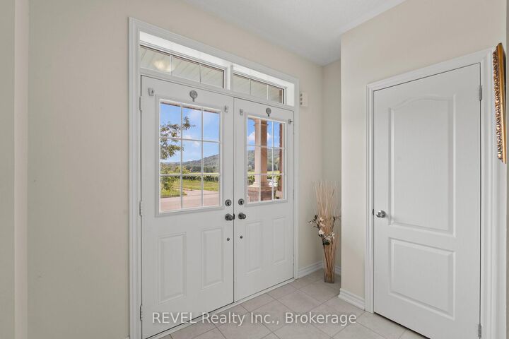 Property Photo: 318 Concession 3 Road ON L0S 1J1