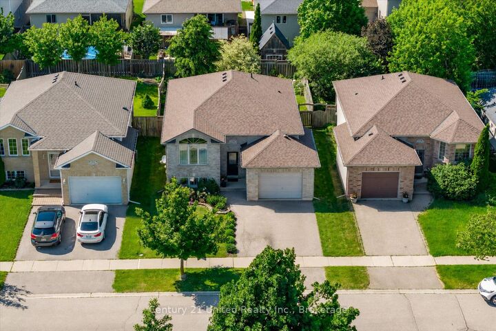 Property Photo: 120 Donegal Drive ON N3T 6N4