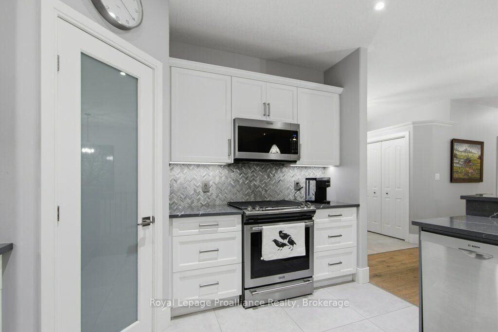 Property Photo: 52 Oak Ridge Drive ON K0K 3E0