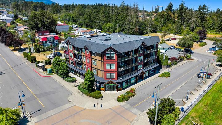 Property Photo:  1533 Joan Ave #401  BC V0R 1R0 