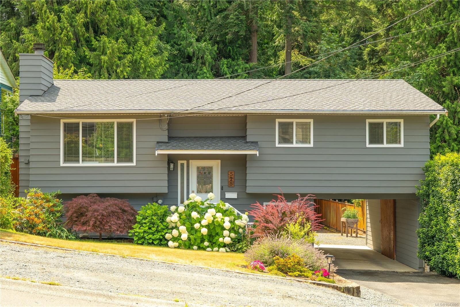 Property Photo: 525 Doreen Pl BC V9T 4S1