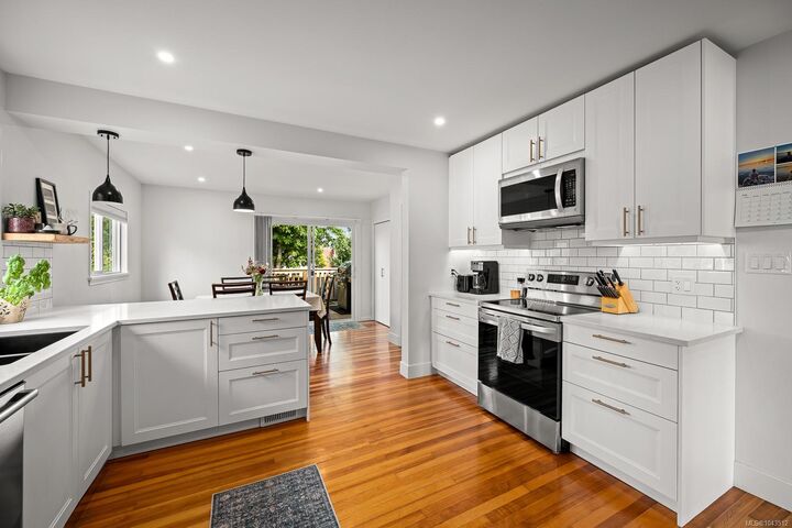 Property Photo:  667 11th St  BC V9N 1S9 