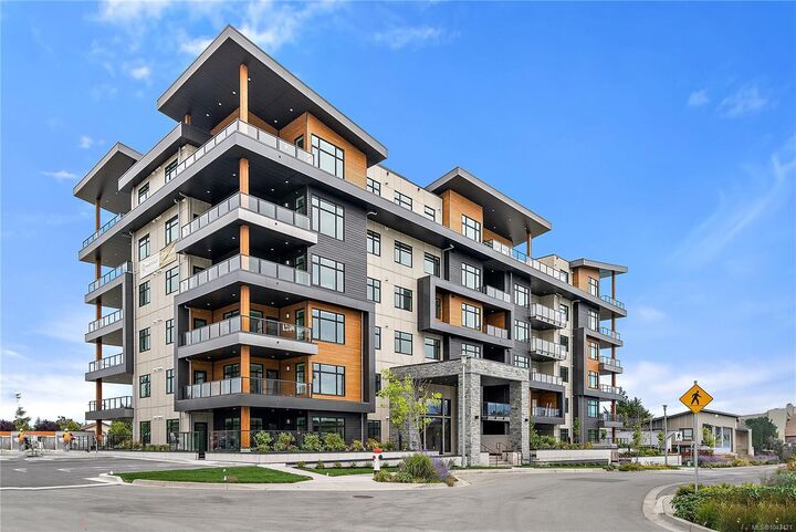 Property Photo: 2520 Hackett Cres #202 BC V8M 0C5
