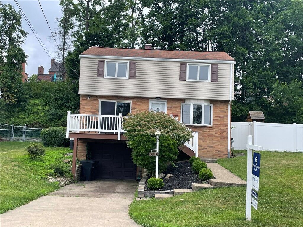 Property Photo: 618 Arbor Ln PA 15236