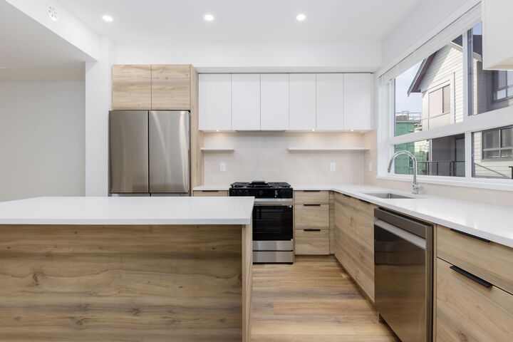 Property Photo: 30530 Cardinal Avenue 57 BC V2T 0L5