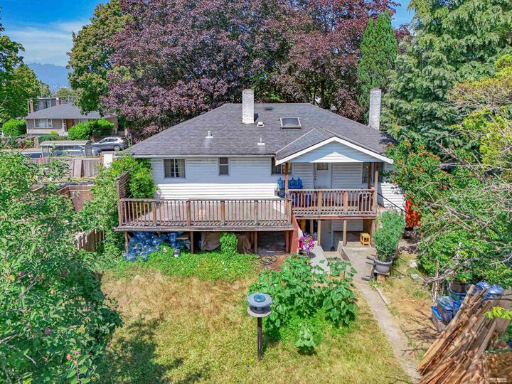 Property Photo: 3822 Kincaid Street BC V5G 1V4