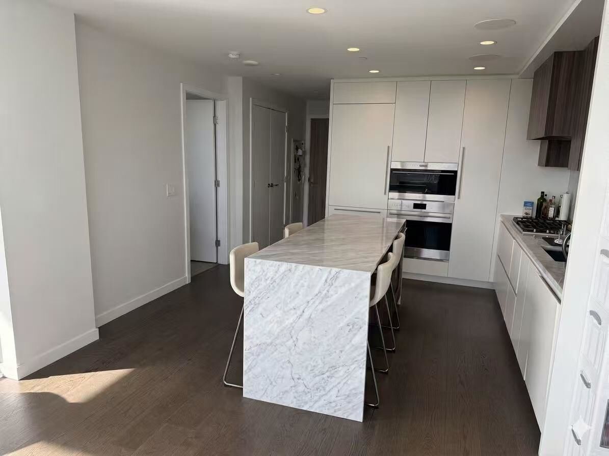 Property Photo: 7418 Paulson Street 1104 BC V6P 0K2
