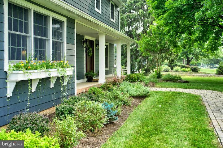 Property Photo: 86 Knickerbocker Drive NJ 08502