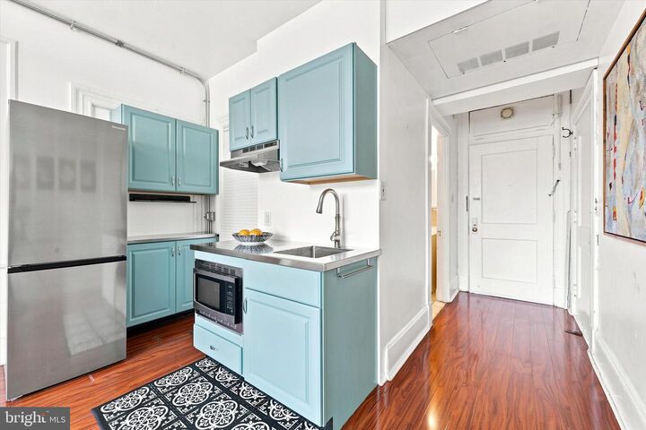 Property Photo: 1324 Locust Street 1207 PA 19107