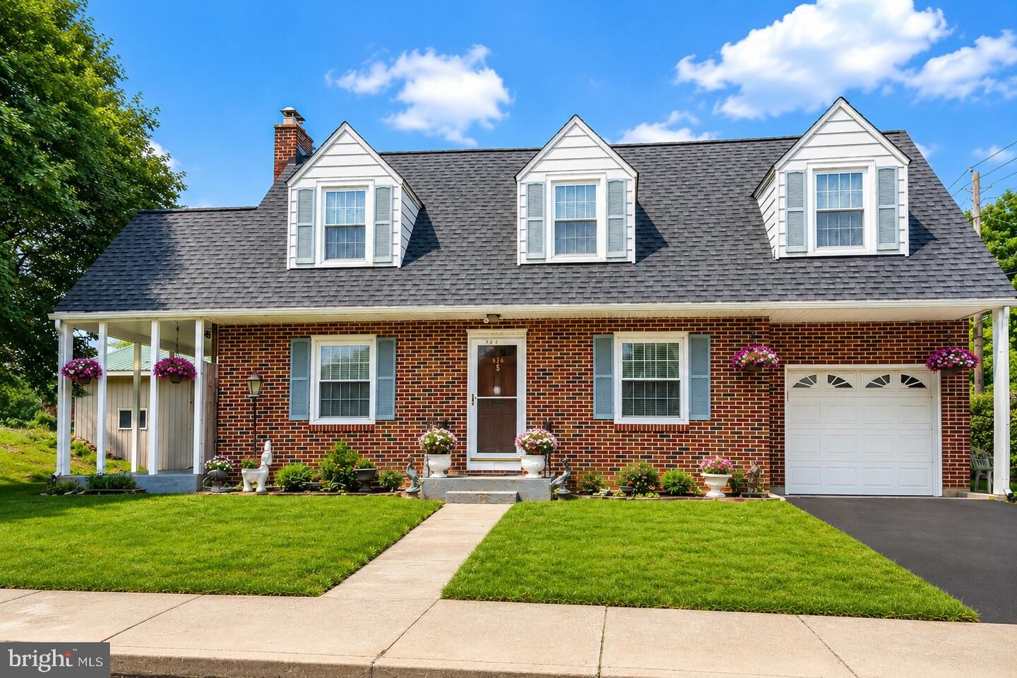 Property Photo: 936 N Pitt Street PA 17013