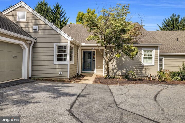 Property Photo:  2014 Meadow Glen  PA 19610 