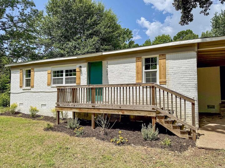 Property Photo:  1423 1/2 S East St  AR 72015 