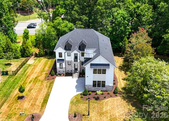 Property Photo: 9420 Greyson Ridge Drive NC 28277
