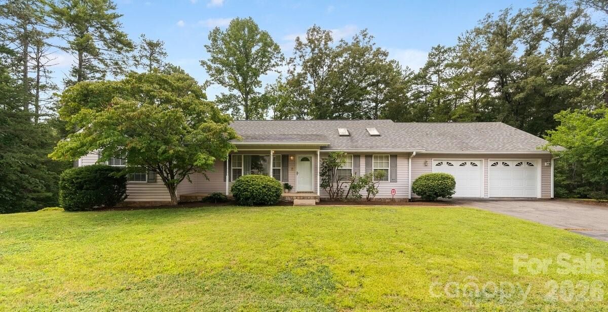 Property Photo:  27 Red Maple Drive  NC 28787 