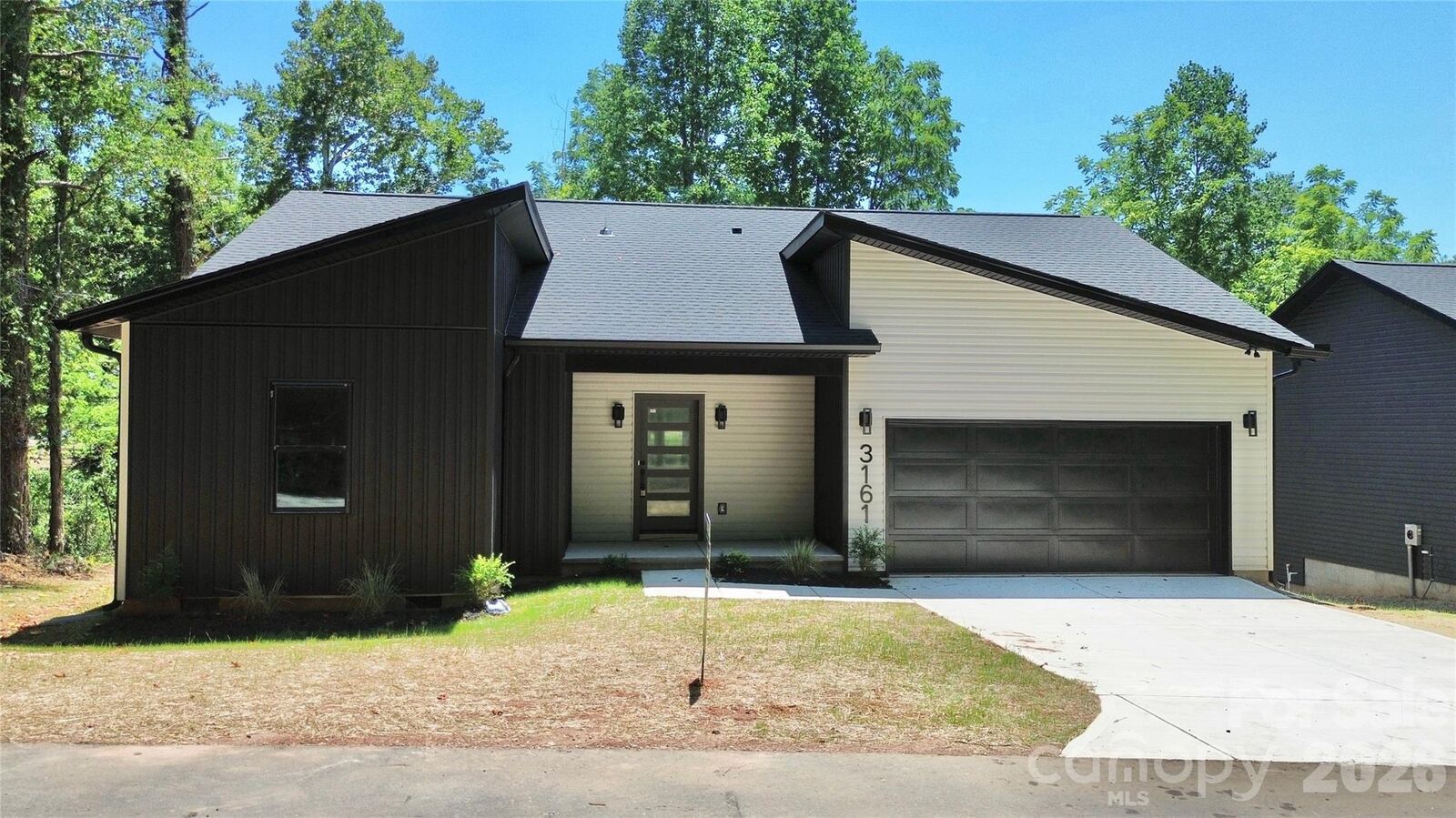 Property Photo: 3161 Huffman Street NC 28610